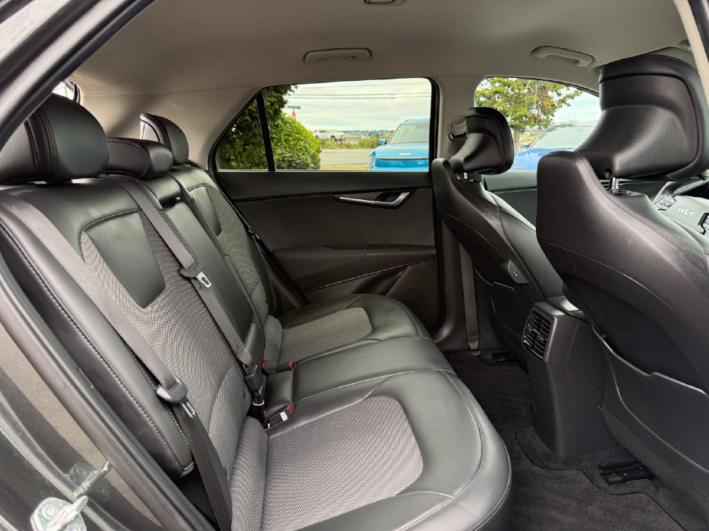 Certified 2023 Kia Niro Wind FWD image 13