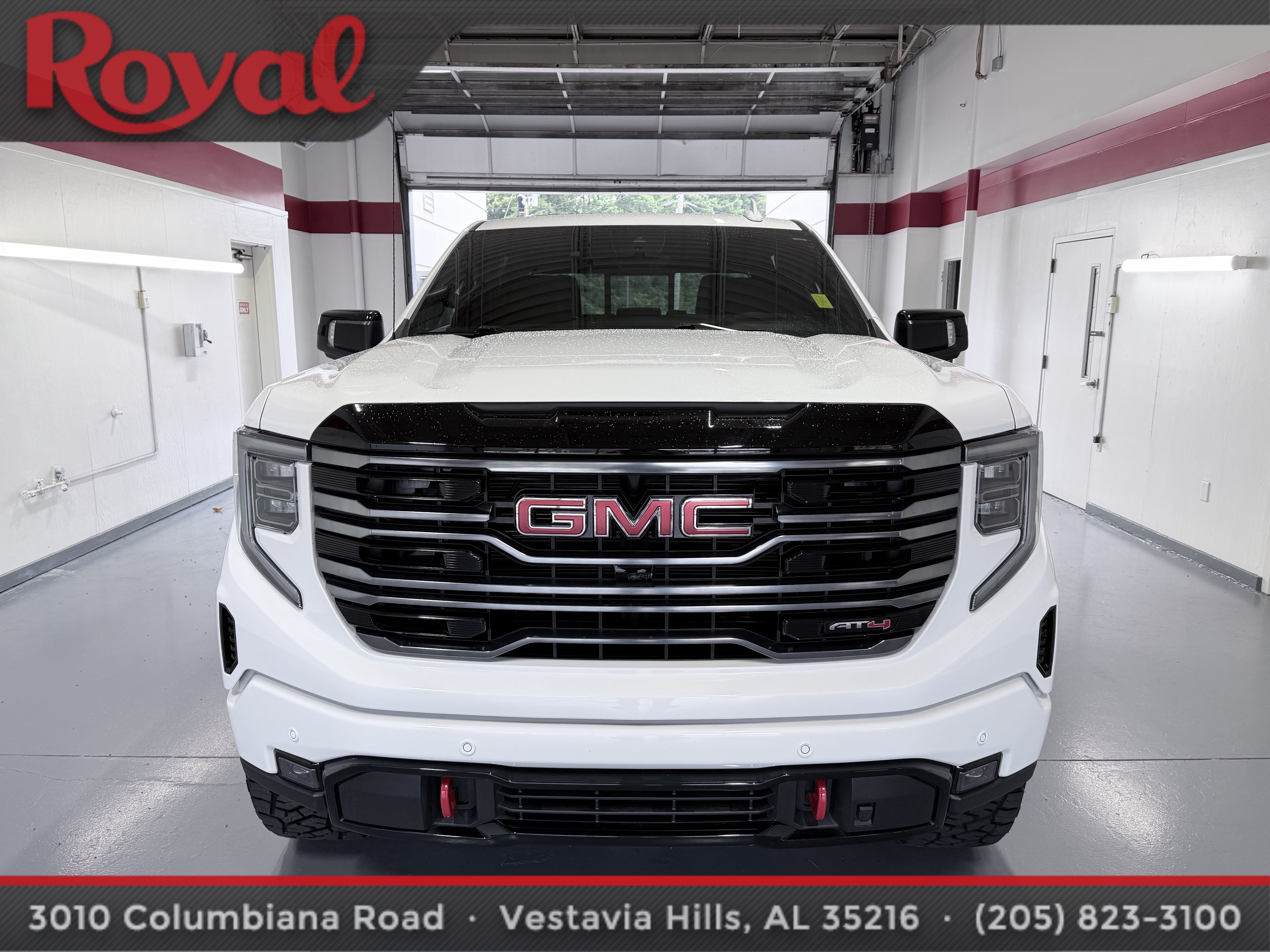 Used 2025 GMC Sierra 1500 AT4 w/ AT4 Premium Package AWD/4WD image 2
