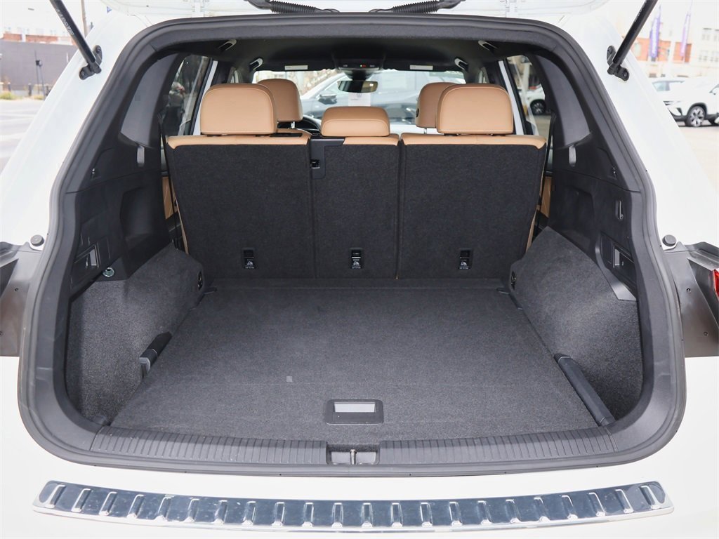 Certified 2022 Volkswagen Tiguan SE image 10