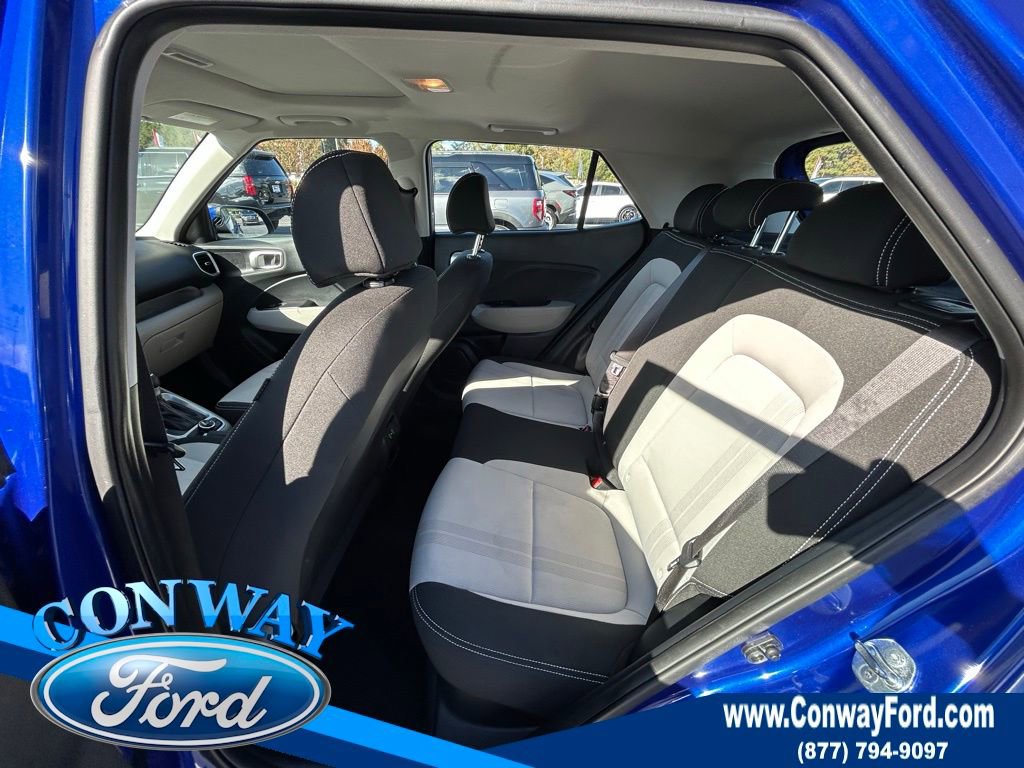 Used 2024 Hyundai Venue SEL image 16
