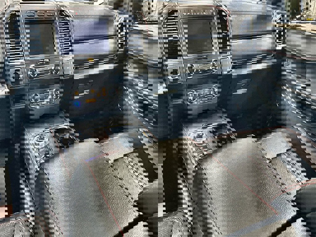 Used 2021 Ford Expedition Limited image 27