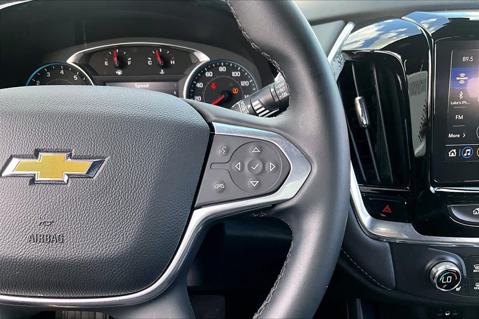 Used 2023 Chevrolet Traverse LT FWD image 25