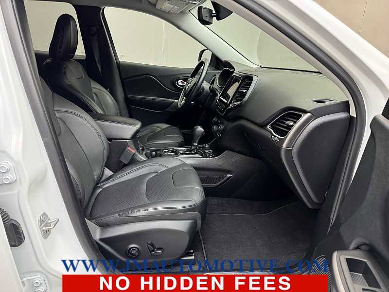 Used 2019 Jeep Cherokee Limited image 19