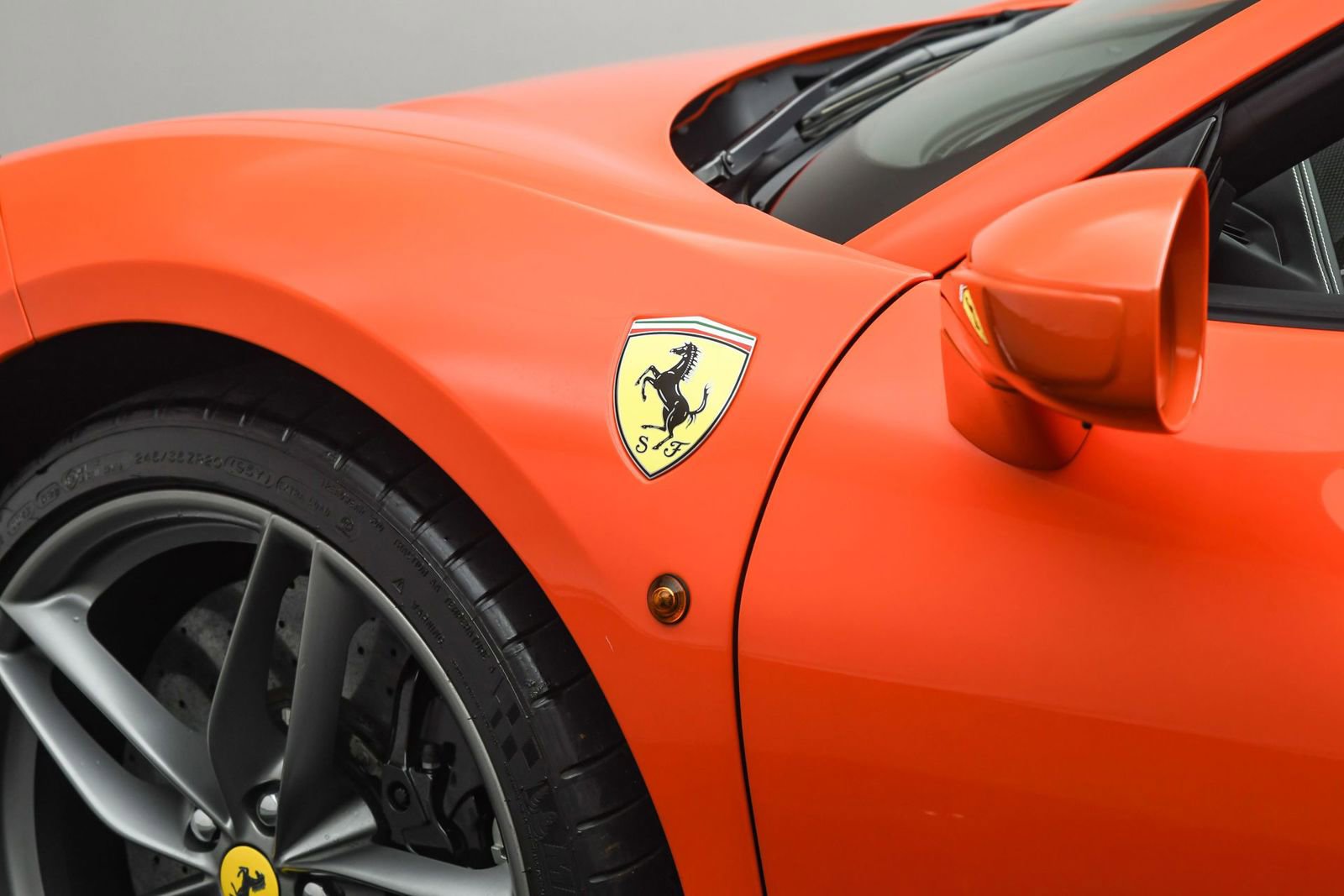 Used 2019 Ferrari 488 Spider image 36