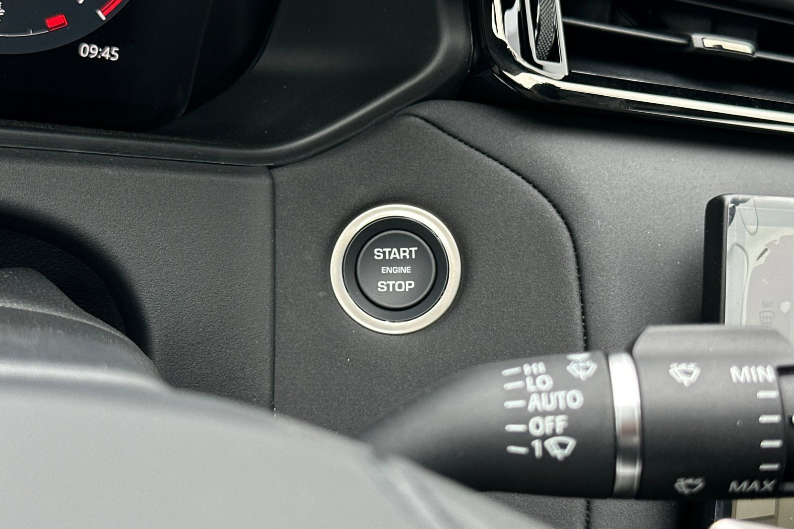 New 2026 Land Rover Range Rover Velar Dynamic SE image 26