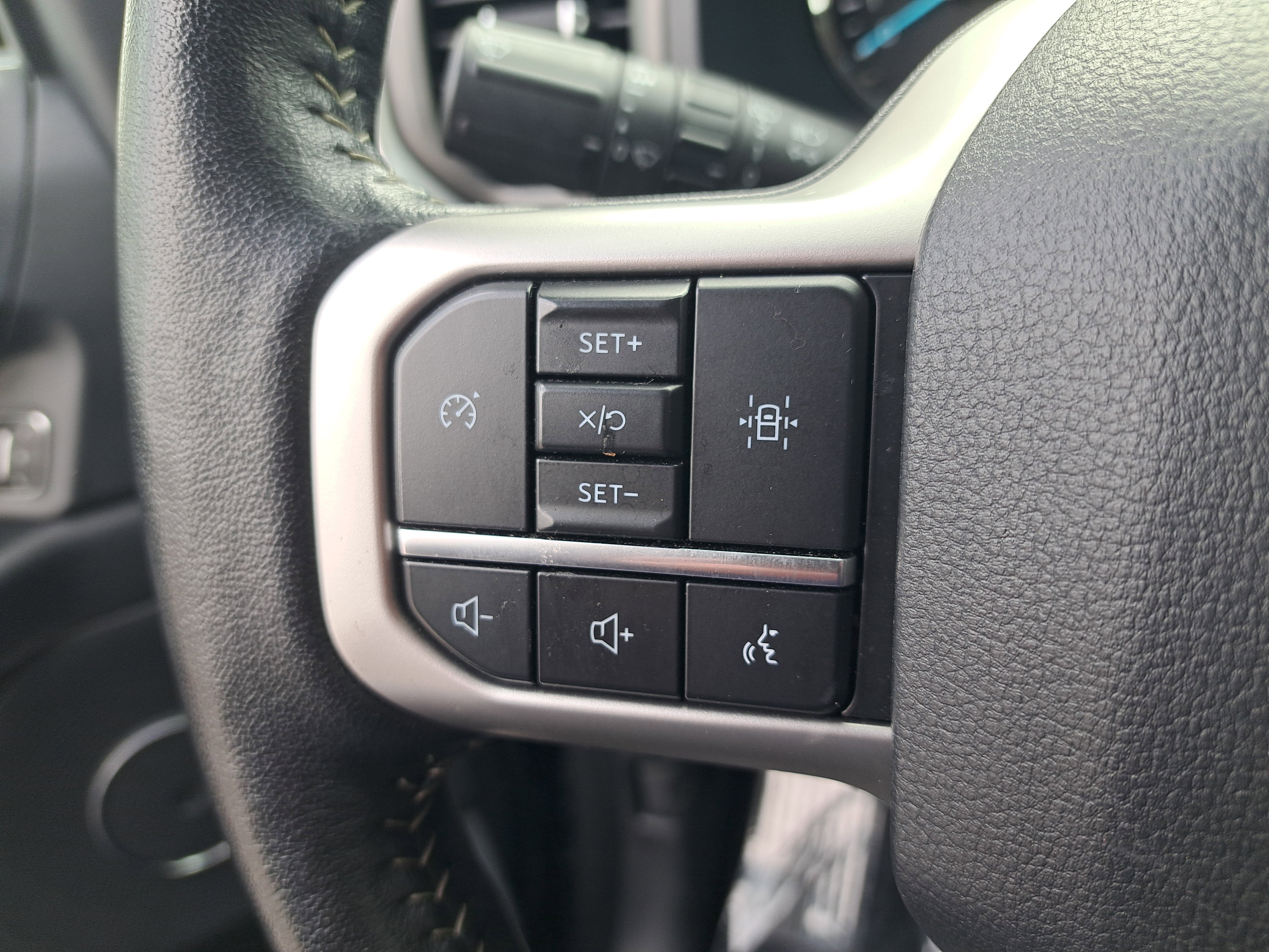 Used 2024 Ford Expedition Max XLT AWD/4WD image 23