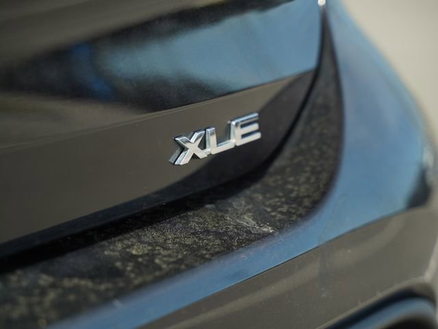 Used 2021 Toyota Highlander XLE image 39