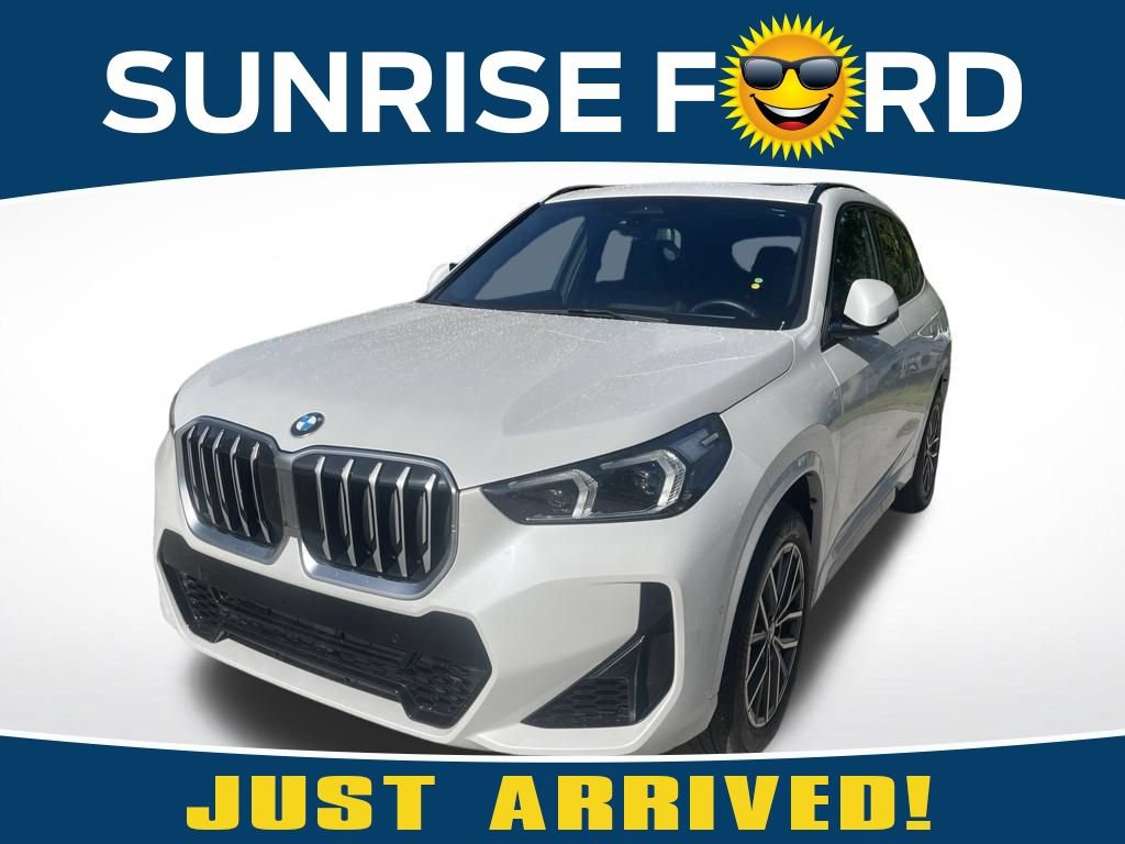 Used 2023 BMW X1 xDrive28i w/ M Sport Package AWD/4WD image 1