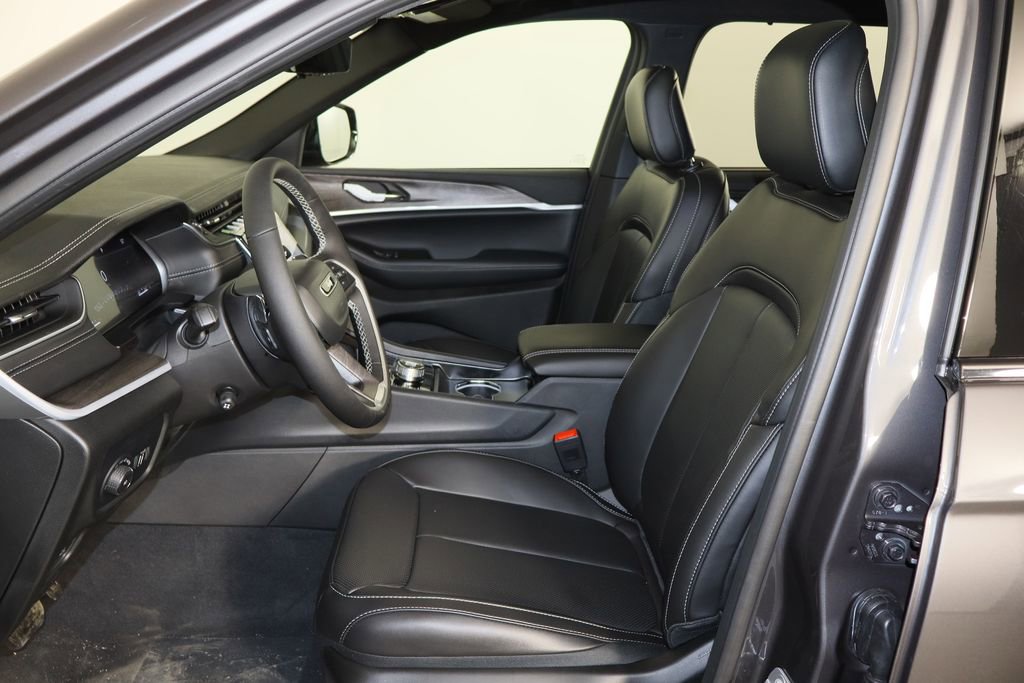 New 2025 Jeep Grand Cherokee L Limited image 15