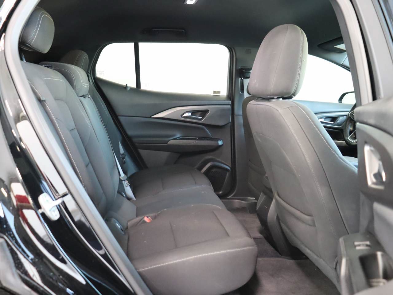 Certified 2025 Chevrolet Equinox EV LT w/ Comfort Package FWD image 18