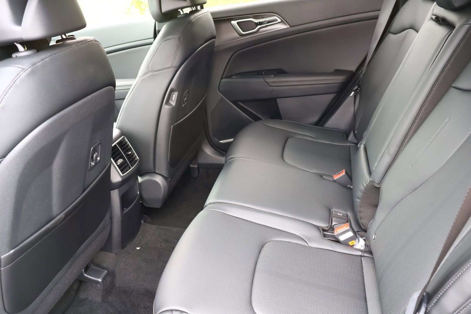 Used 2026 Kia Sportage EX image 17