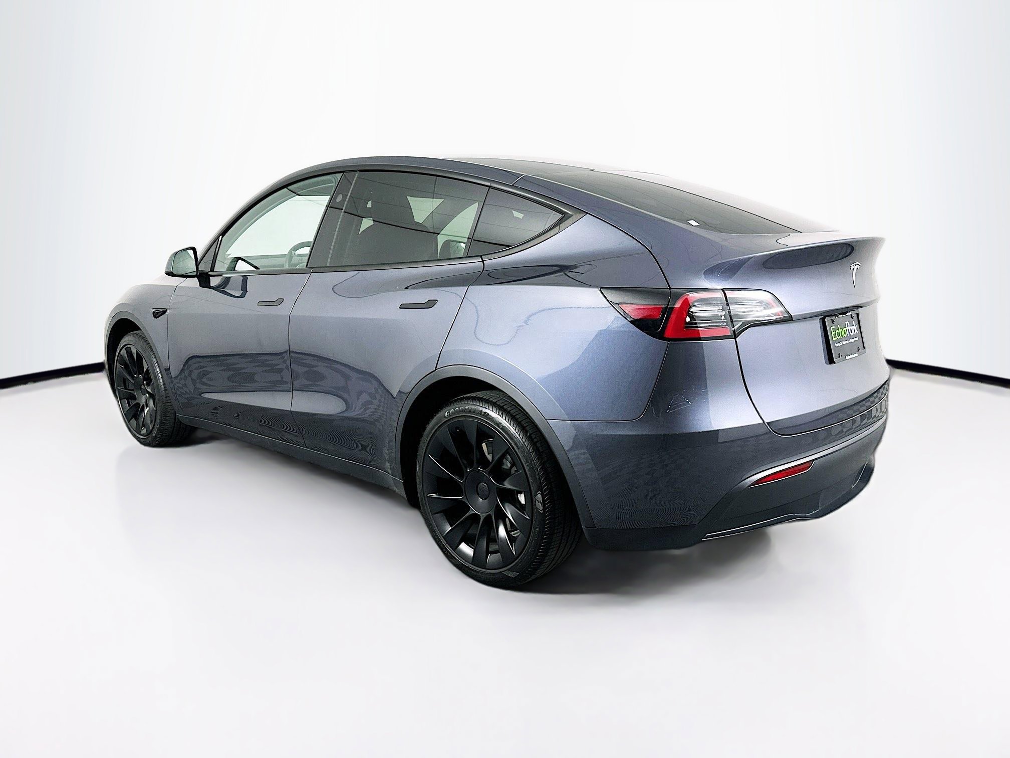 Used 2023 Tesla Model Y 2WD image 5