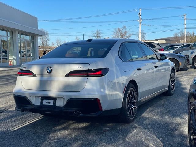 Certified 2026 BMW 740i xDrive w/ Premium Package image 4