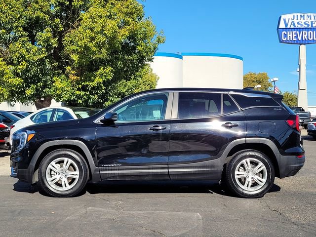 Used 2024 GMC Terrain SLE image 9