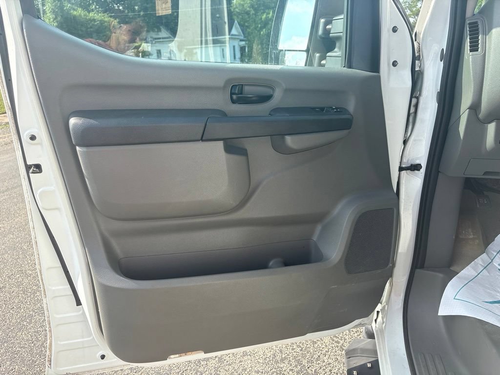 Used 2019 Nissan NV 3500 SL RWD image 13