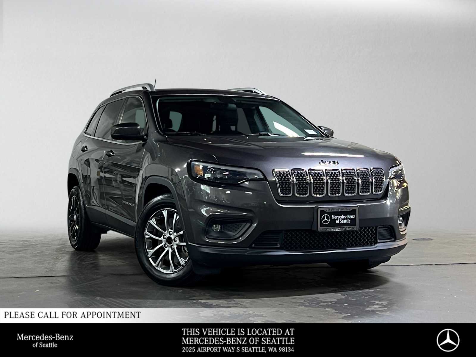 Used 2019 Jeep Cherokee Latitude Plus FWD image 1