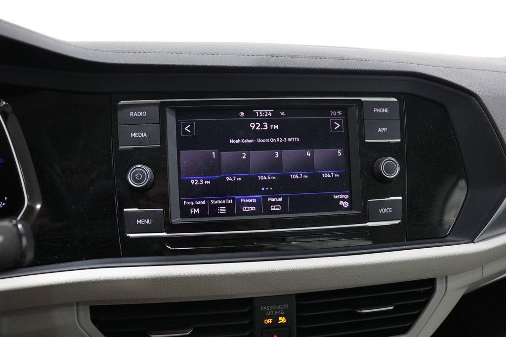 Used 2024 Volkswagen Jetta SE w/ Panoramic Sunroof Package FWD image 24