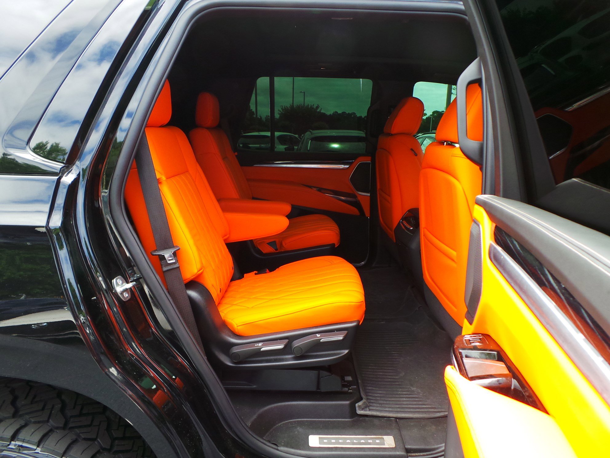 Used 2025 Cadillac Escalade Sport w/ Touring Package AWD/4WD image 44