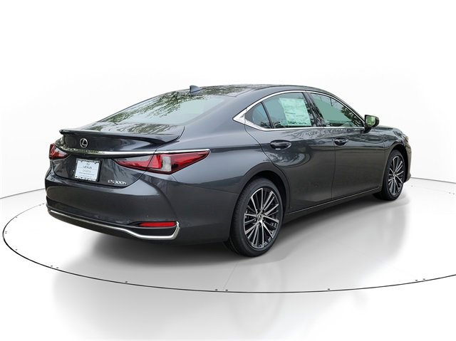 New 2025 Lexus ES 300h w/ Premium Package image 4