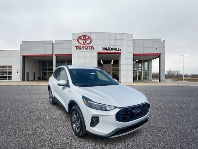 Used 2025 Ford Escape ST-Line Select AWD/4WD image 1