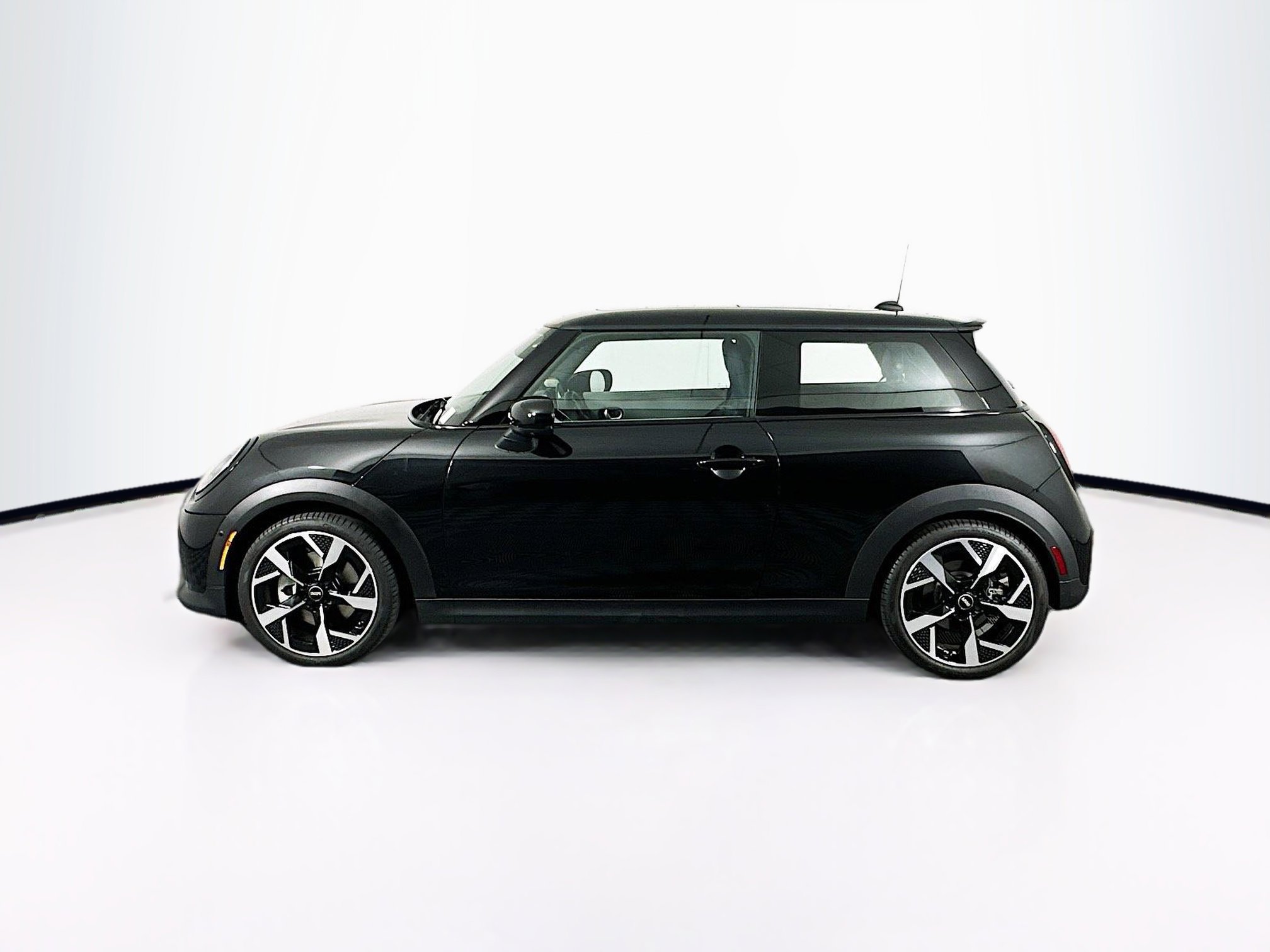 Used 2025 MINI Cooper S image 4