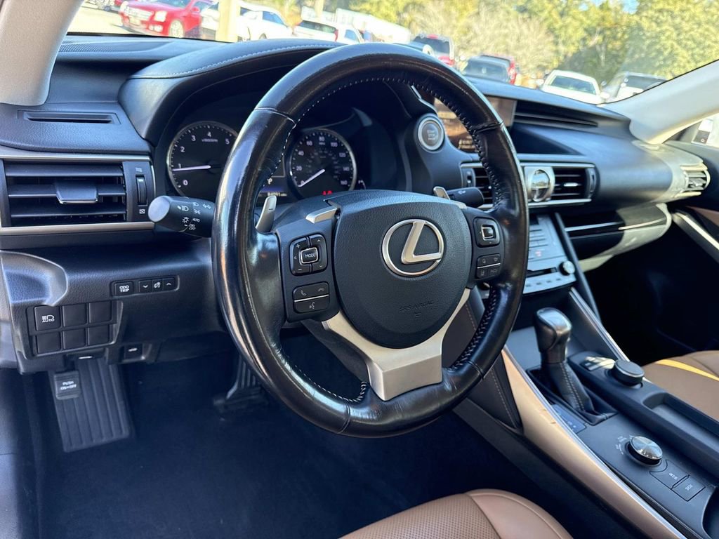 Used 2017 Lexus IS 200t image 33
