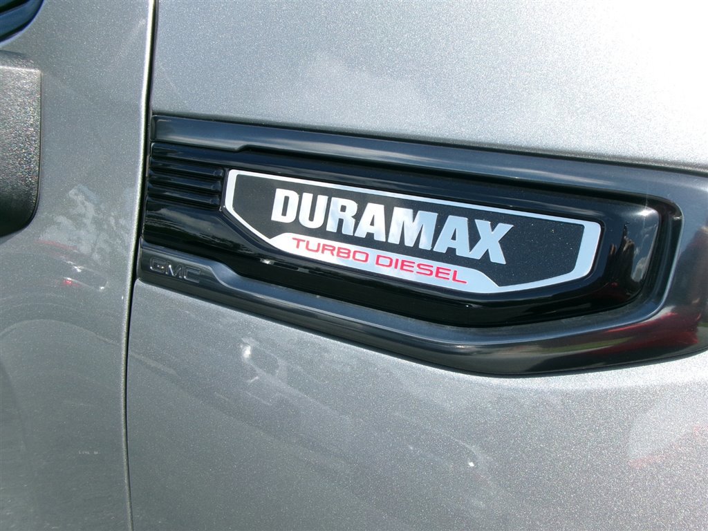 Used 2024 GMC Sierra 1500 AT4 w/ Technology Package image 9