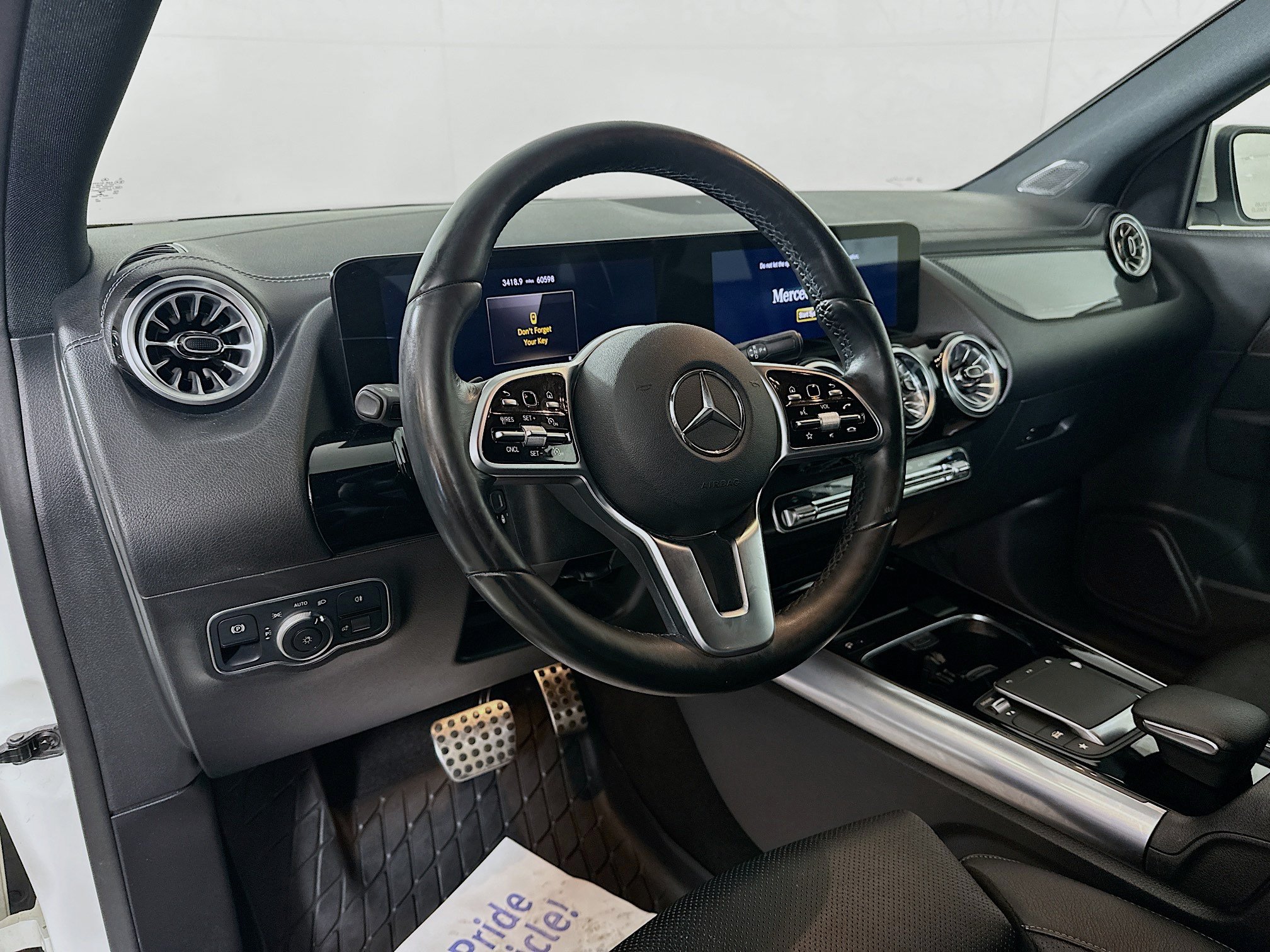 Used 2022 Mercedes-Benz GLA 250 4MATIC image 9