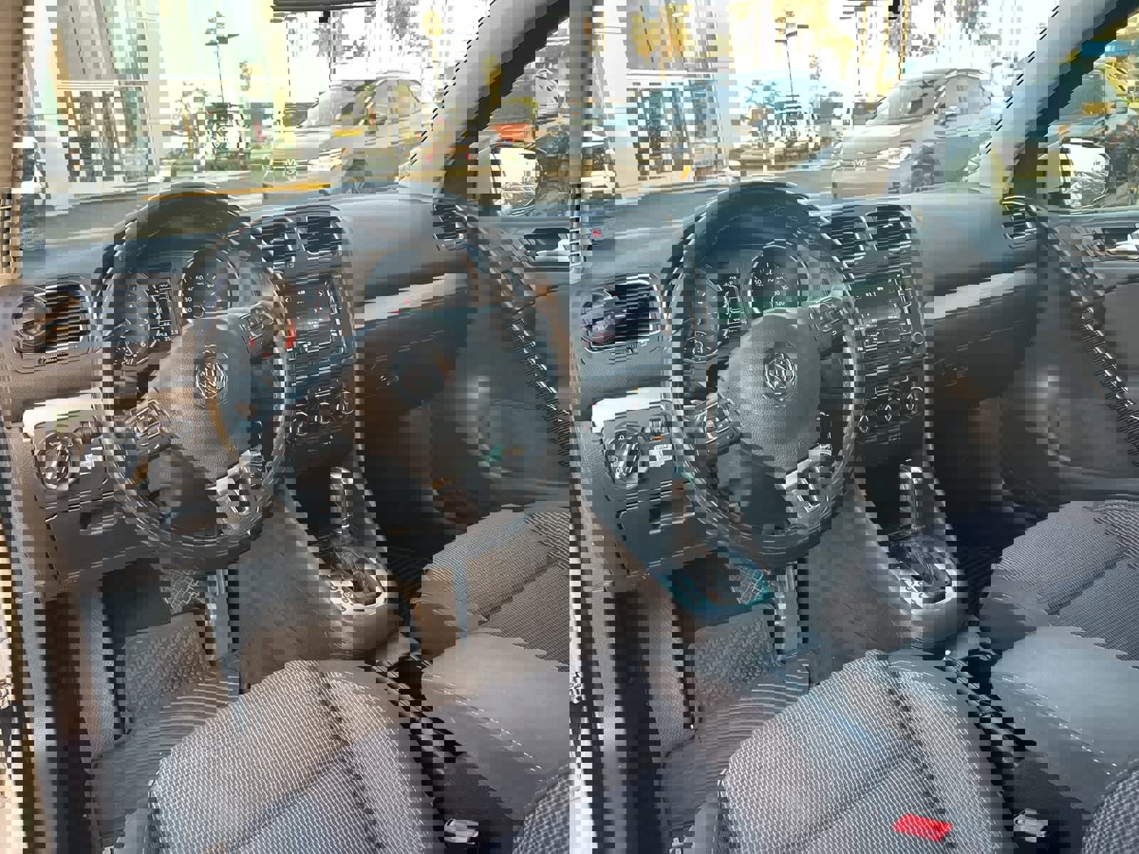 Used 2014 Volkswagen Golf TDI image 25