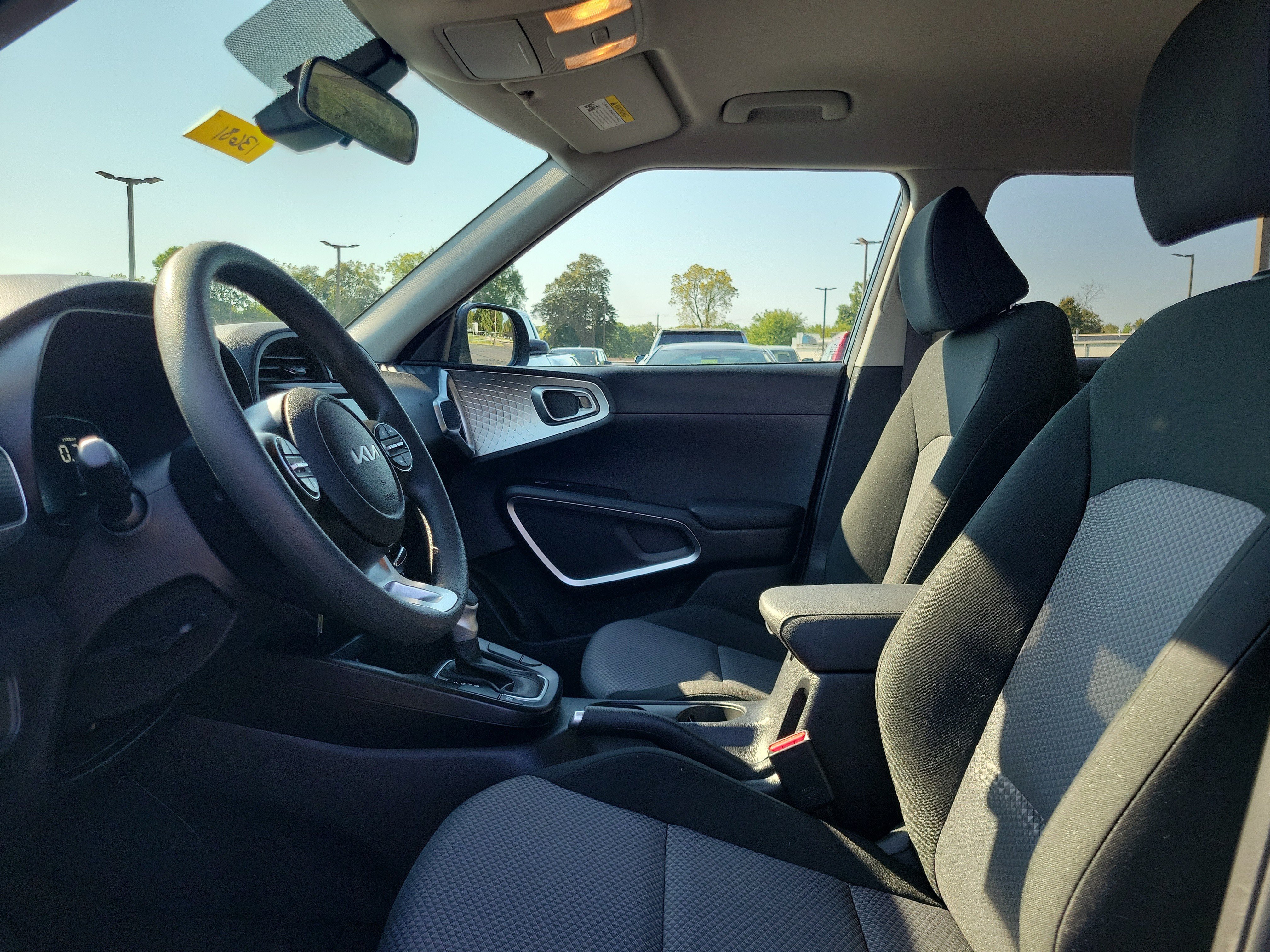 Used 2025 Kia Soul LX FWD image 15