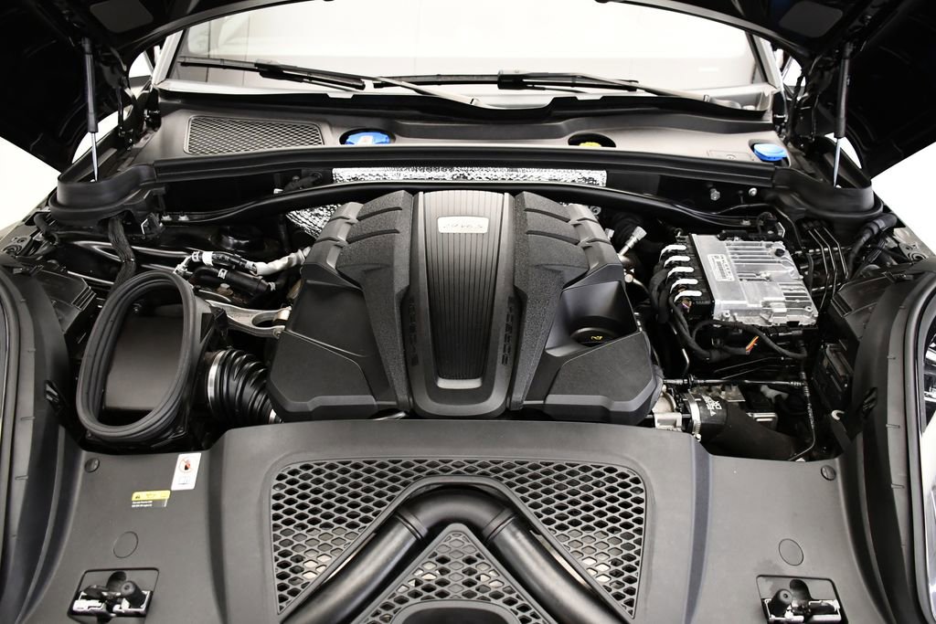 Used 2023 Porsche Macan S image 12