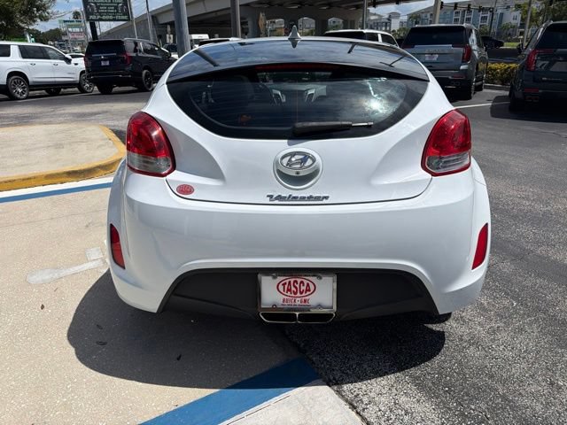 Used 2017 Hyundai Veloster FWD image 6