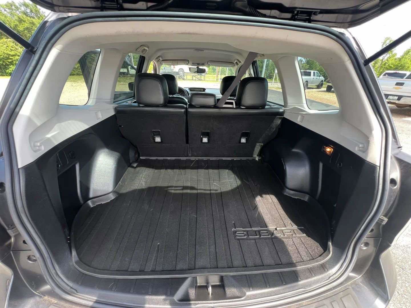 Used 2017 Subaru Forester 2.5i w/ Alloy Wheel Package AWD/4WD image 11