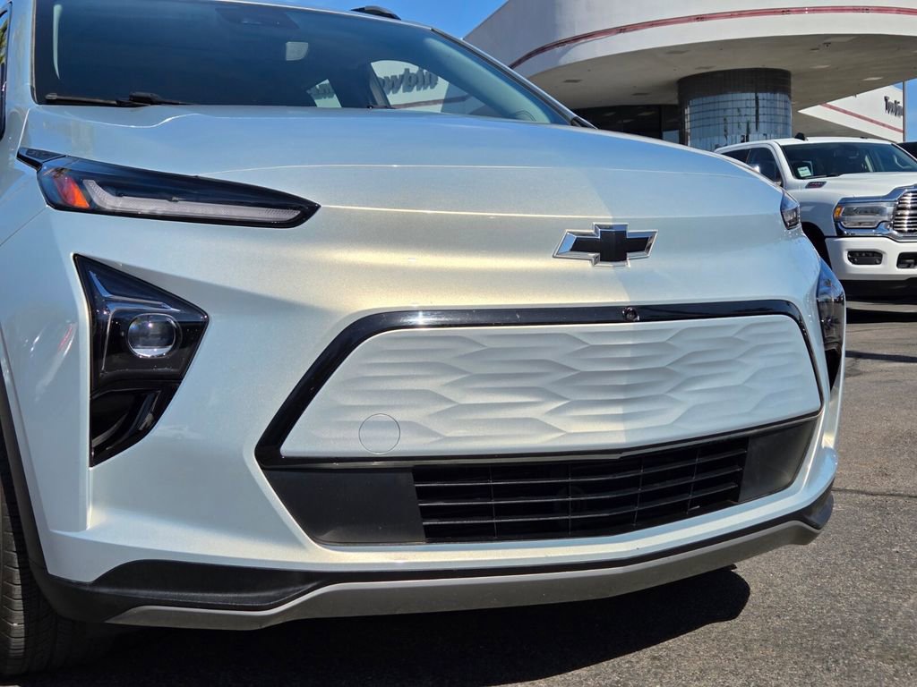 Used 2022 Chevrolet Bolt EUV Premier w/ Sun & Sound Package FWD image 9