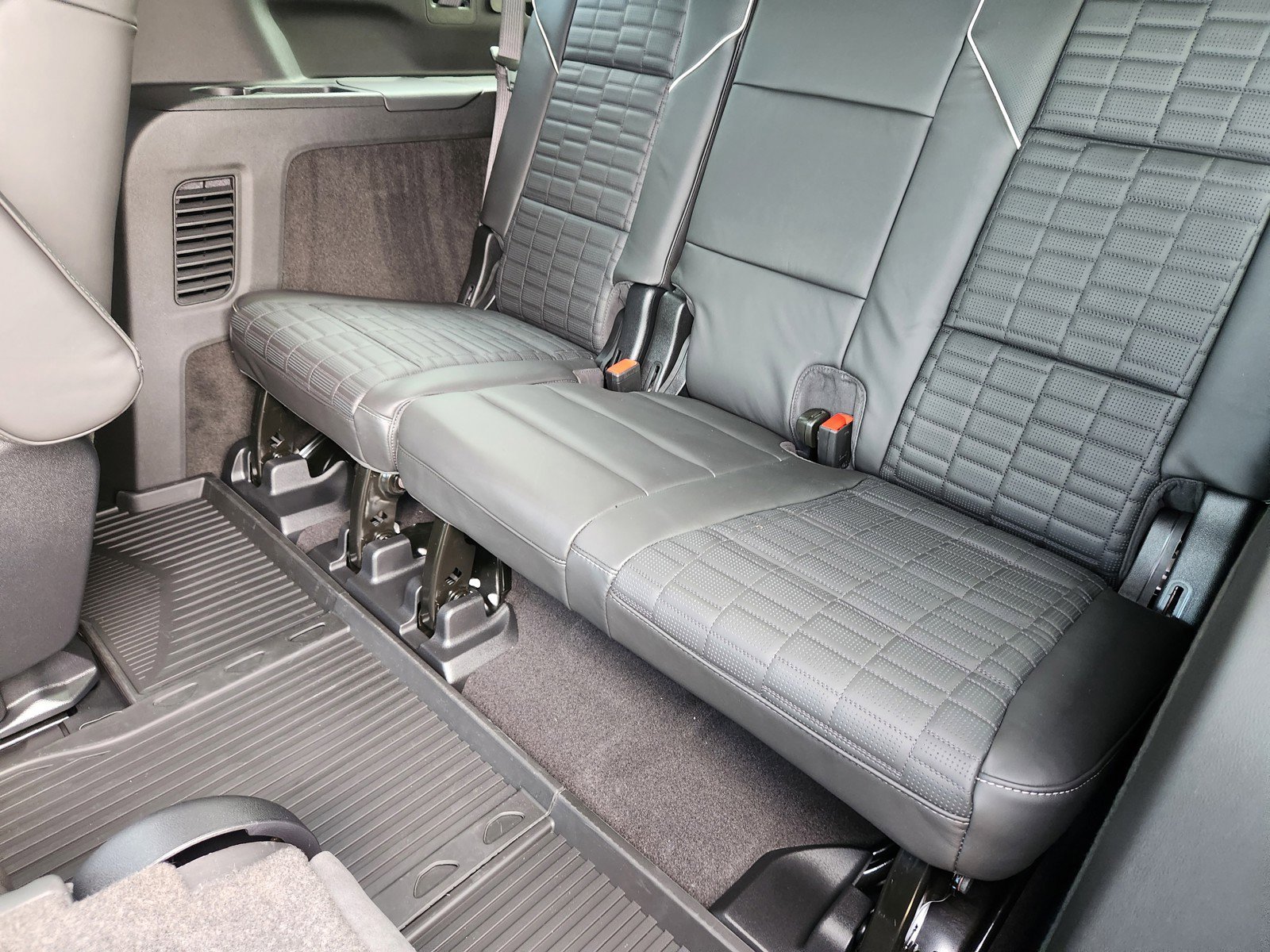 New 2026 Cadillac Escalade ESV Platinum Sport w/ LPO, ONYX Package image 23