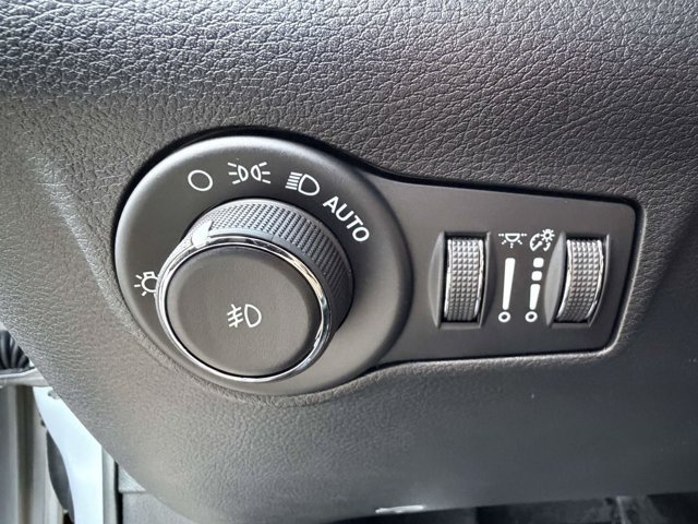 New 2026 Jeep Compass Latitude AWD/4WD image 20