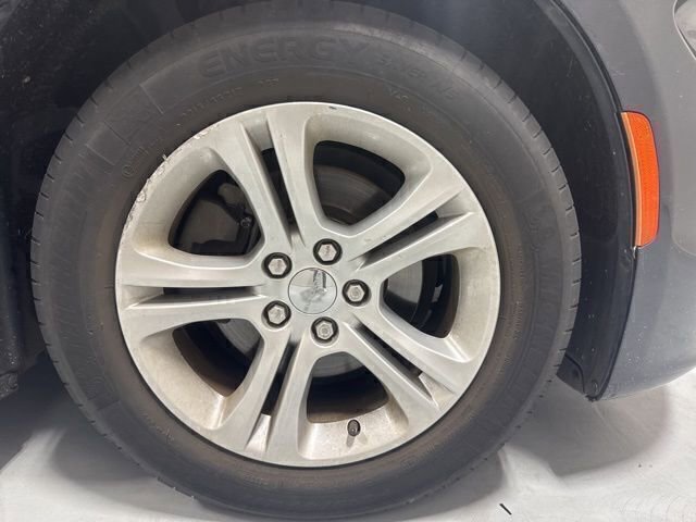 Used 2016 Dodge Charger SE RWD image 4
