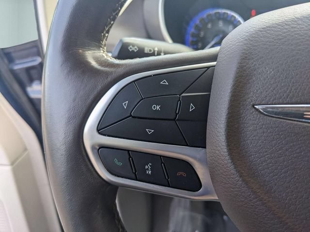 Used 2018 Chrysler Pacifica Touring-L Plus FWD image 19