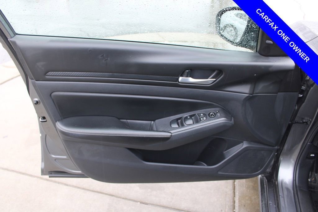 Used 2024 Nissan Altima 2.5 SV image 18