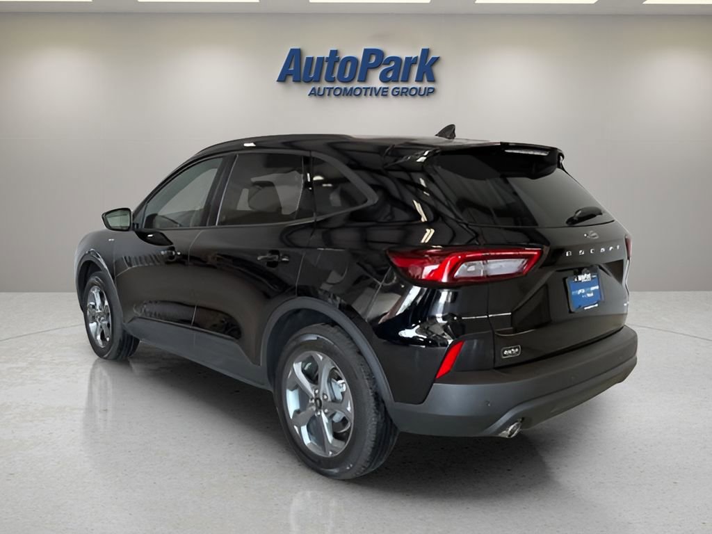 Used 2025 Ford Escape ST-Line w/ Tech Pack #1 AWD/4WD image 5