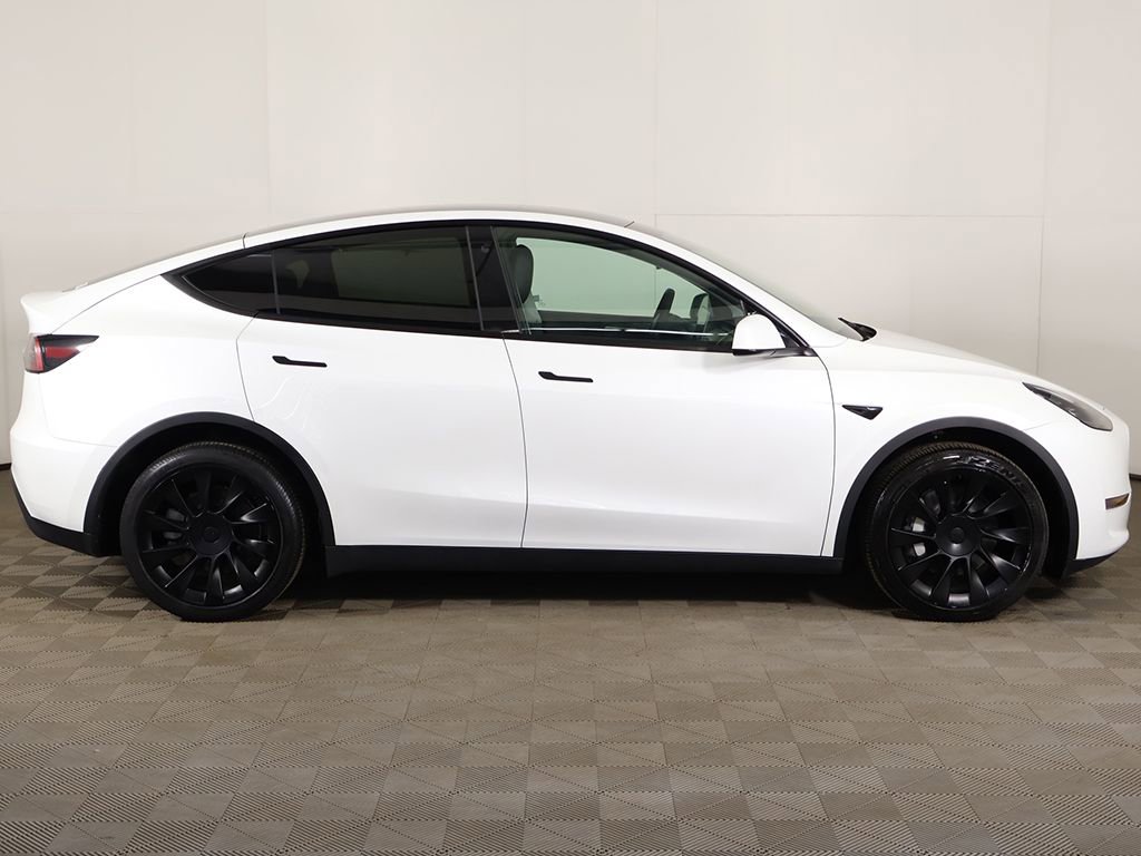 Used 2023 Tesla Model Y Long Range image 19