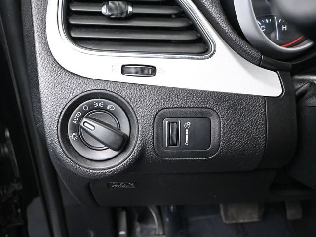 Used 2019 Dodge Journey SE FWD image 26