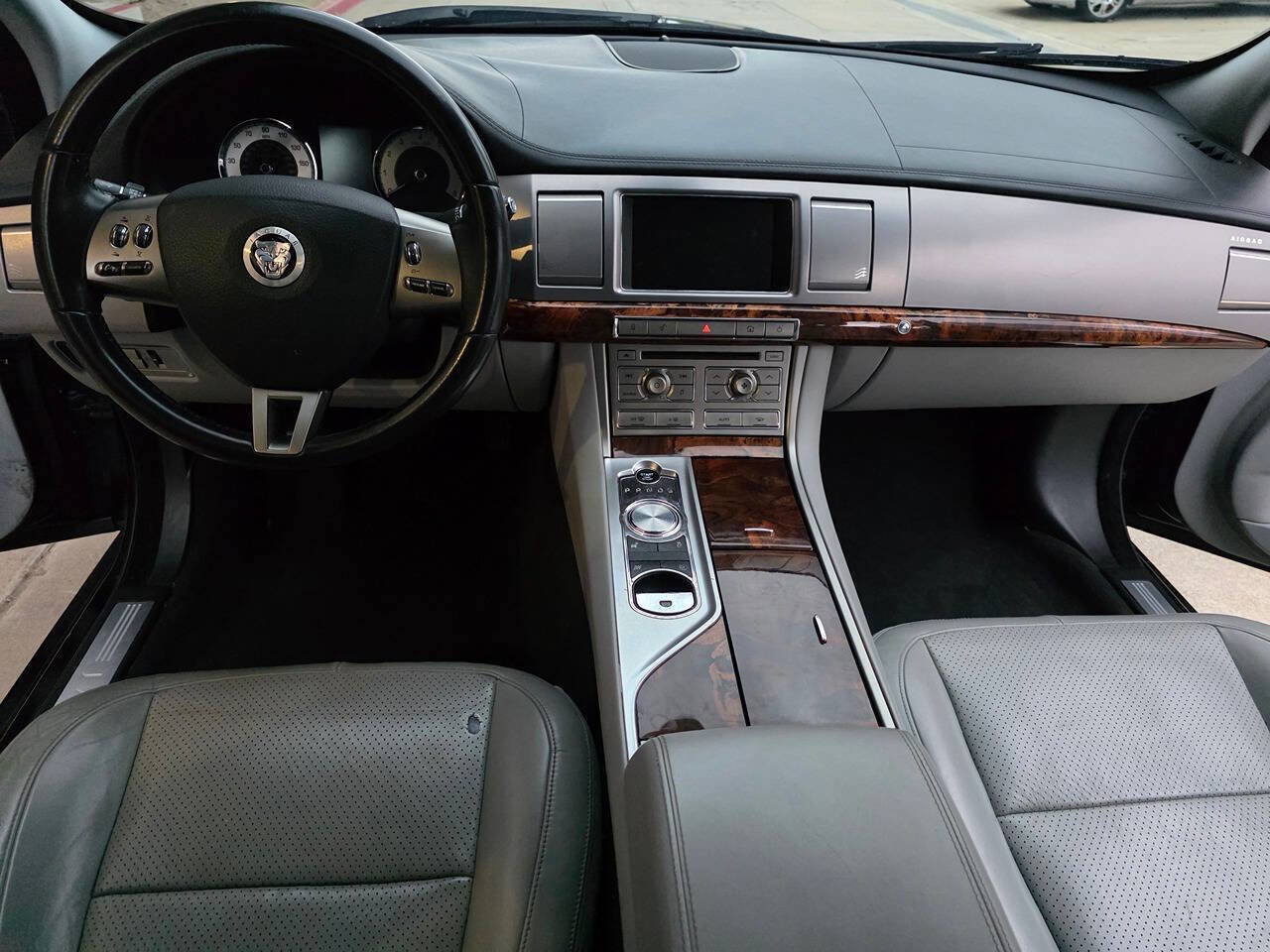 Used 2011 Jaguar XF Portfolio image 8