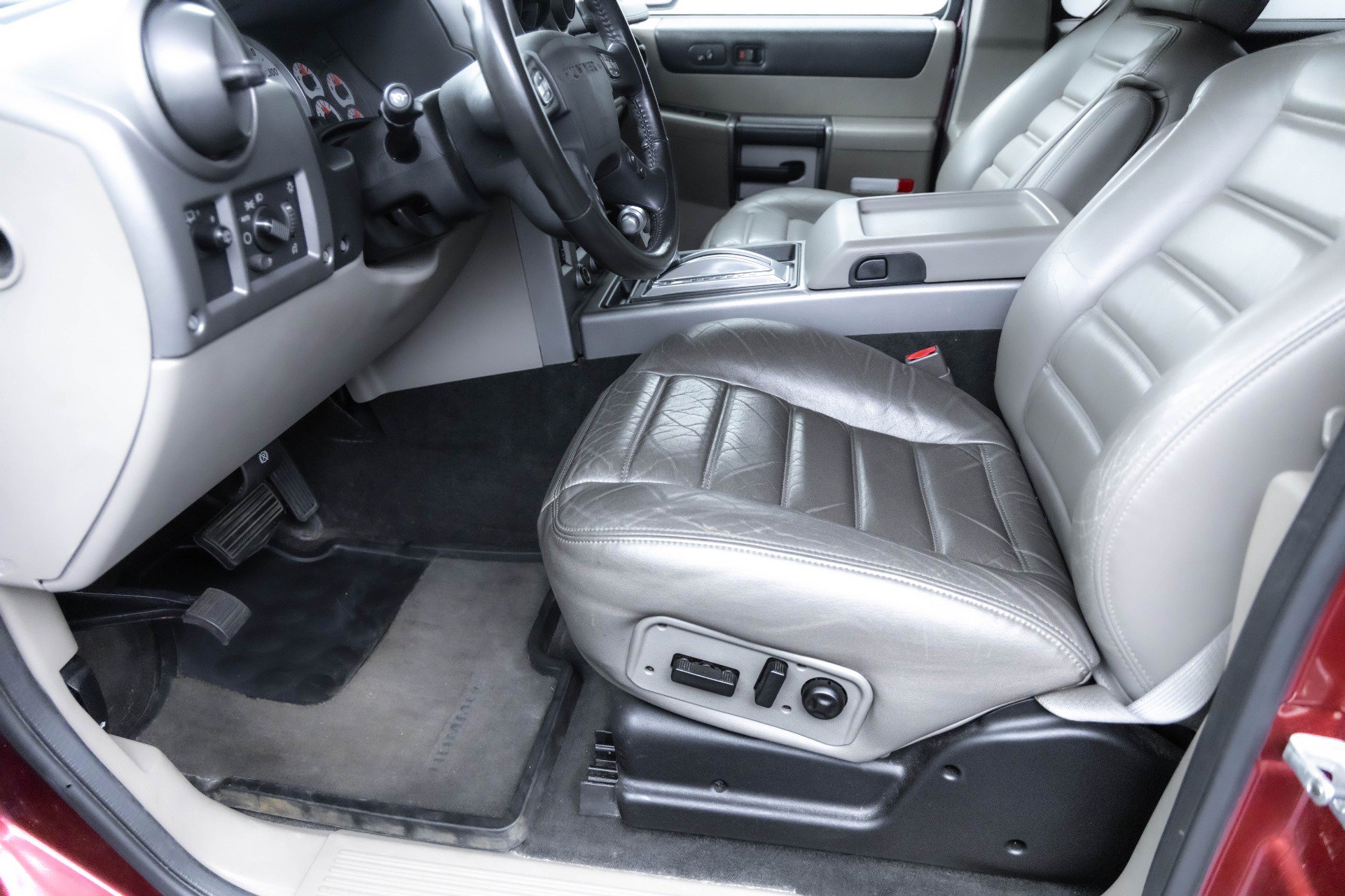 Used 2003 HUMMER H2 Luxury w/ Preferred Equipment Group image 10