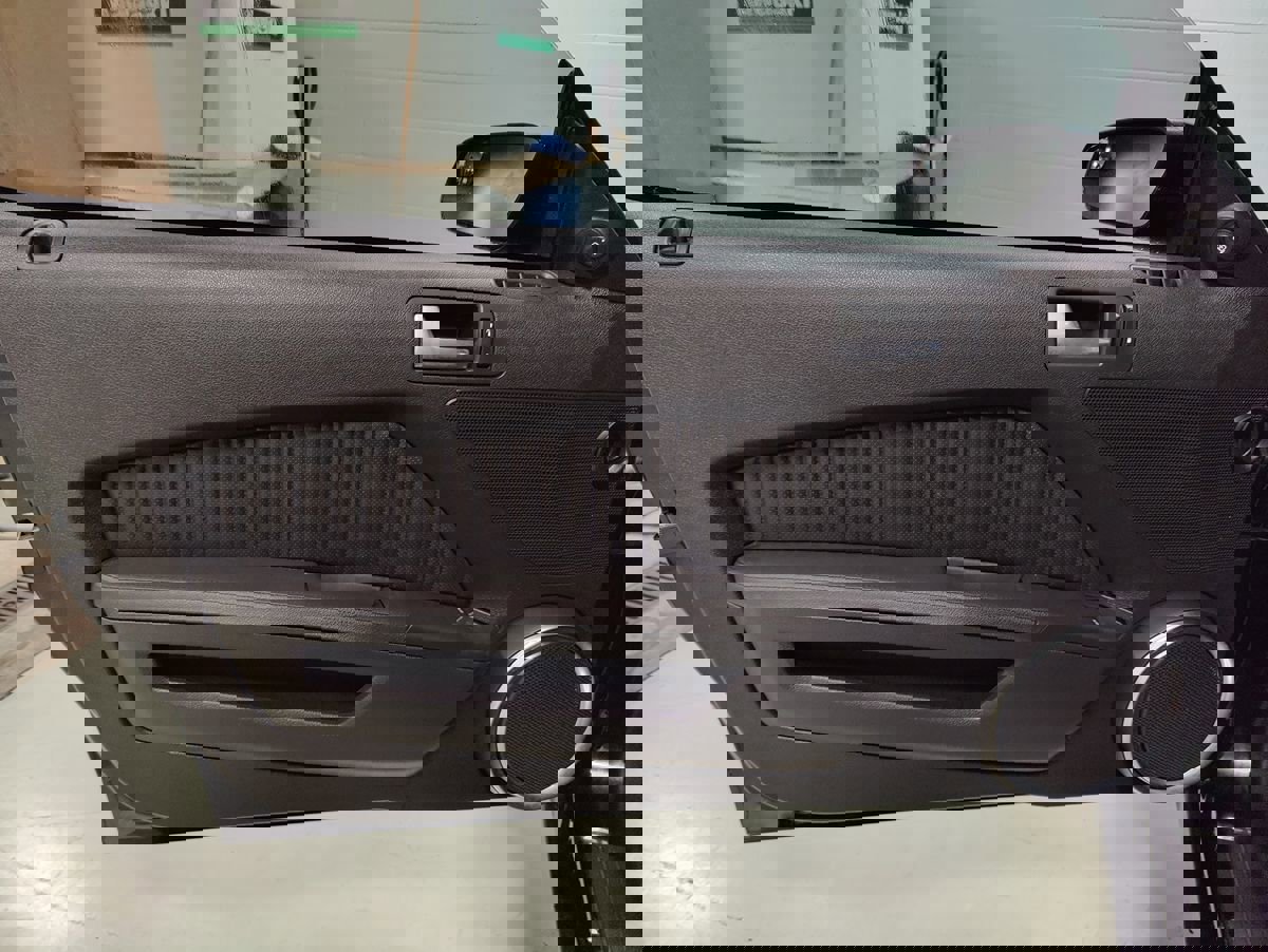 Used 2011 Ford Mustang Shelby GT500 w/ SVT Performance Pkg image 19