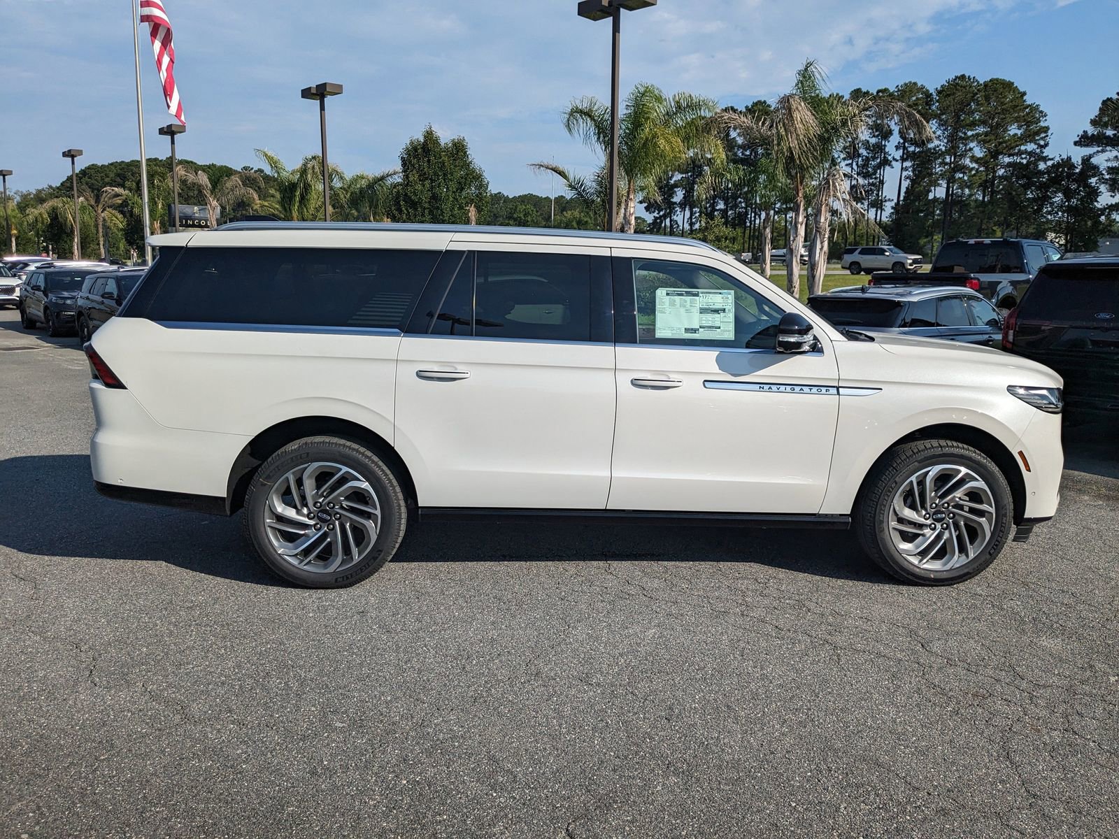 New 2025 Lincoln Navigator L Reserve image 5