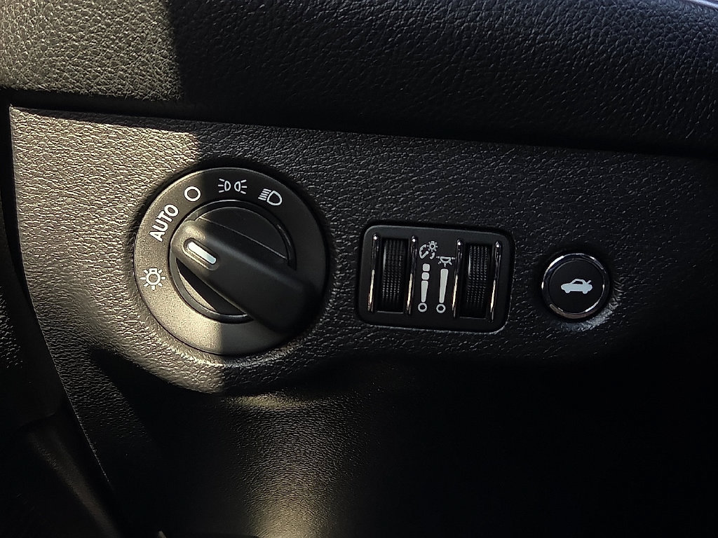 Used 2019 Dodge Challenger SRT Hellcat w/ Plus Package RWD image 20
