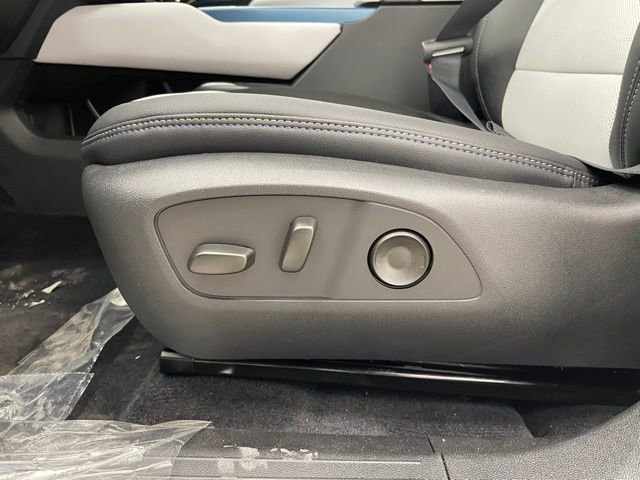 New 2026 Chevrolet Equinox EV LT w/ Convenience Package II image 9