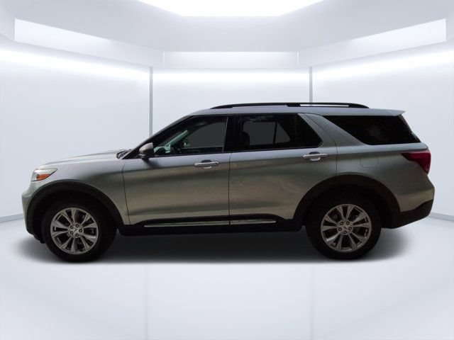 Used 2023 Ford Explorer XLT w/ Equipment Group 202A AWD/4WD image 6