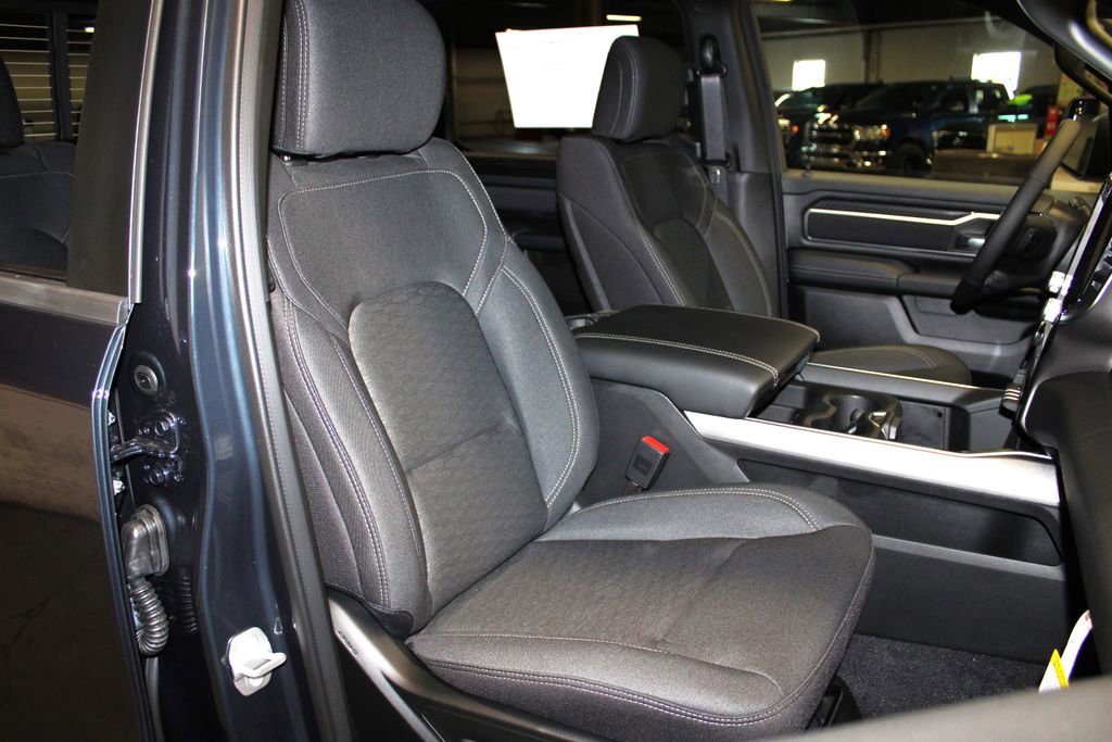 New 2026 RAM 1500 4x4 Crew Cab image 31